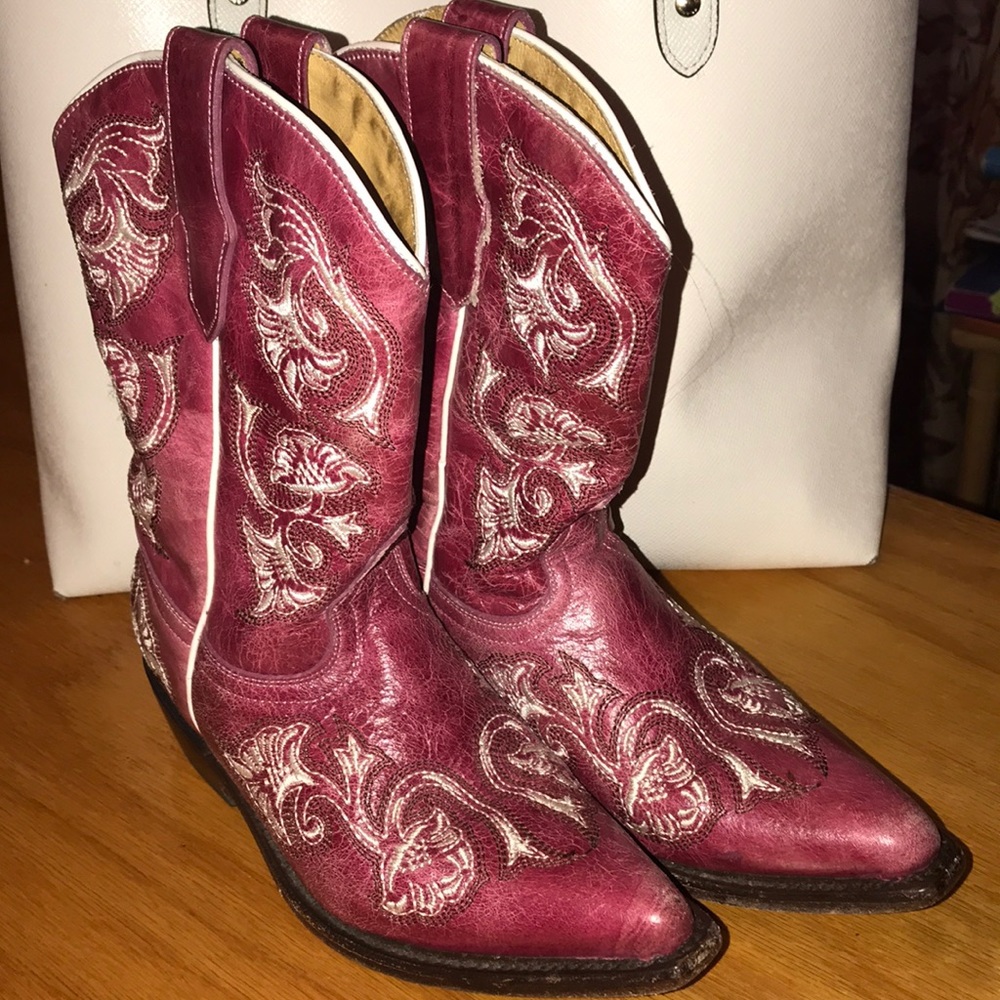 Girls boots